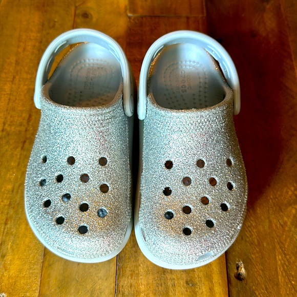 Kids Crocs Silver Glitter Sz 11 - Picture 1 of 4